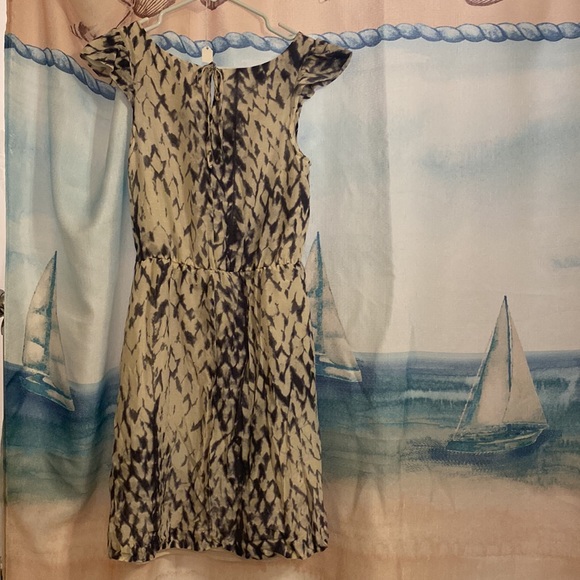 GAP dress. - Picture 2 of 5